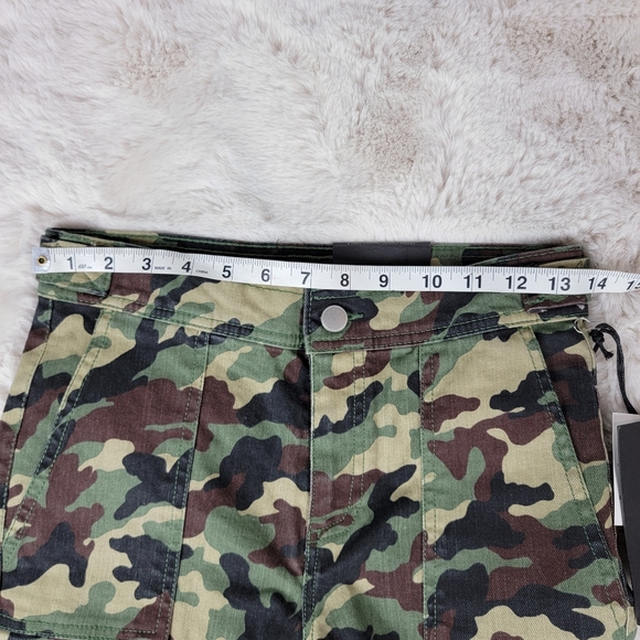 Blue Revival Teddy Cargo Skinny Ankle Camo pants - Picture 6 of 16